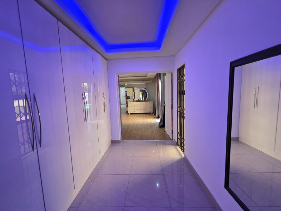 4 Bedroom Property for Sale in Flamingo Park Free State